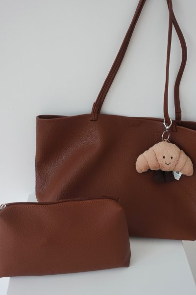 激軟皮質肩背包 (附拉鍊包)