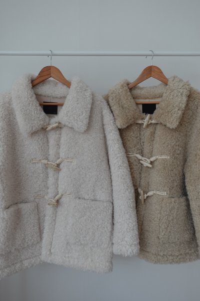 激軟羊角釦毛大衣