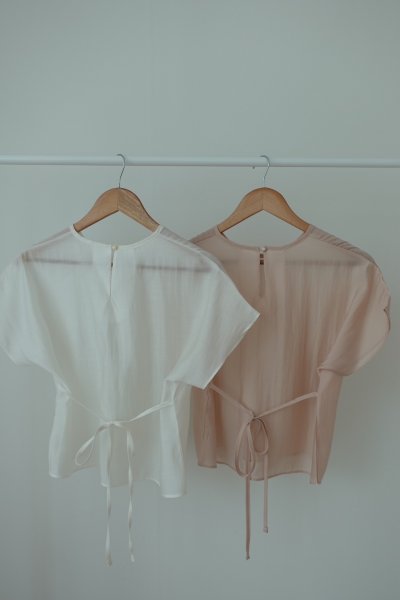 柔軟天絲綁帶blouse