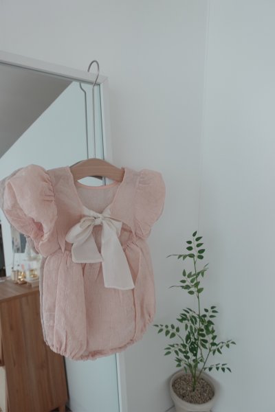 露背蝴蝶結包屁衣